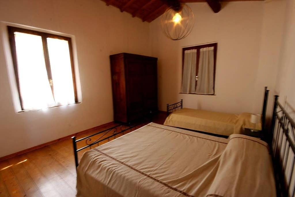 Villa Con Piscina 10 Posti Letto, L'Oliveta Di Rivalto Chianni Eksteriør billede